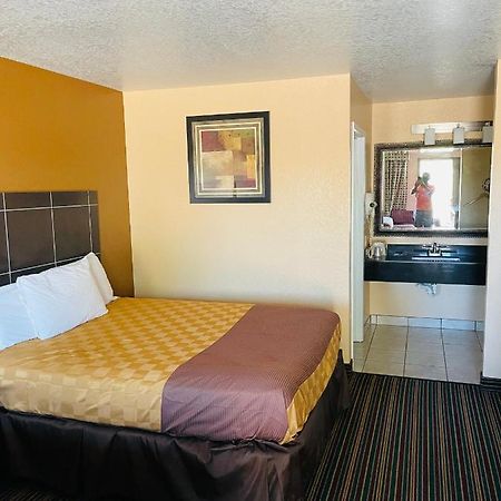Sona Inn Dilley Exterior foto
