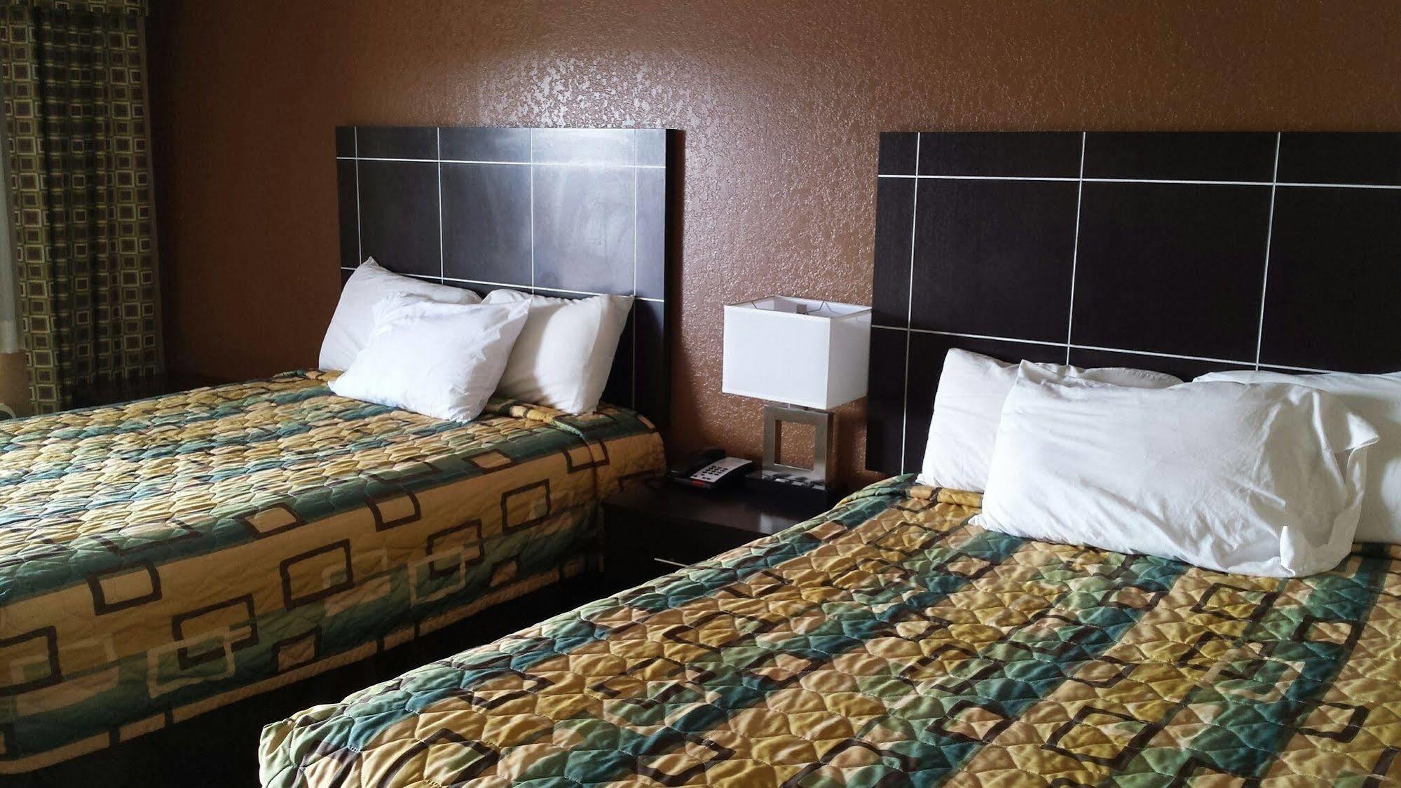 Sona Inn Dilley Exterior foto